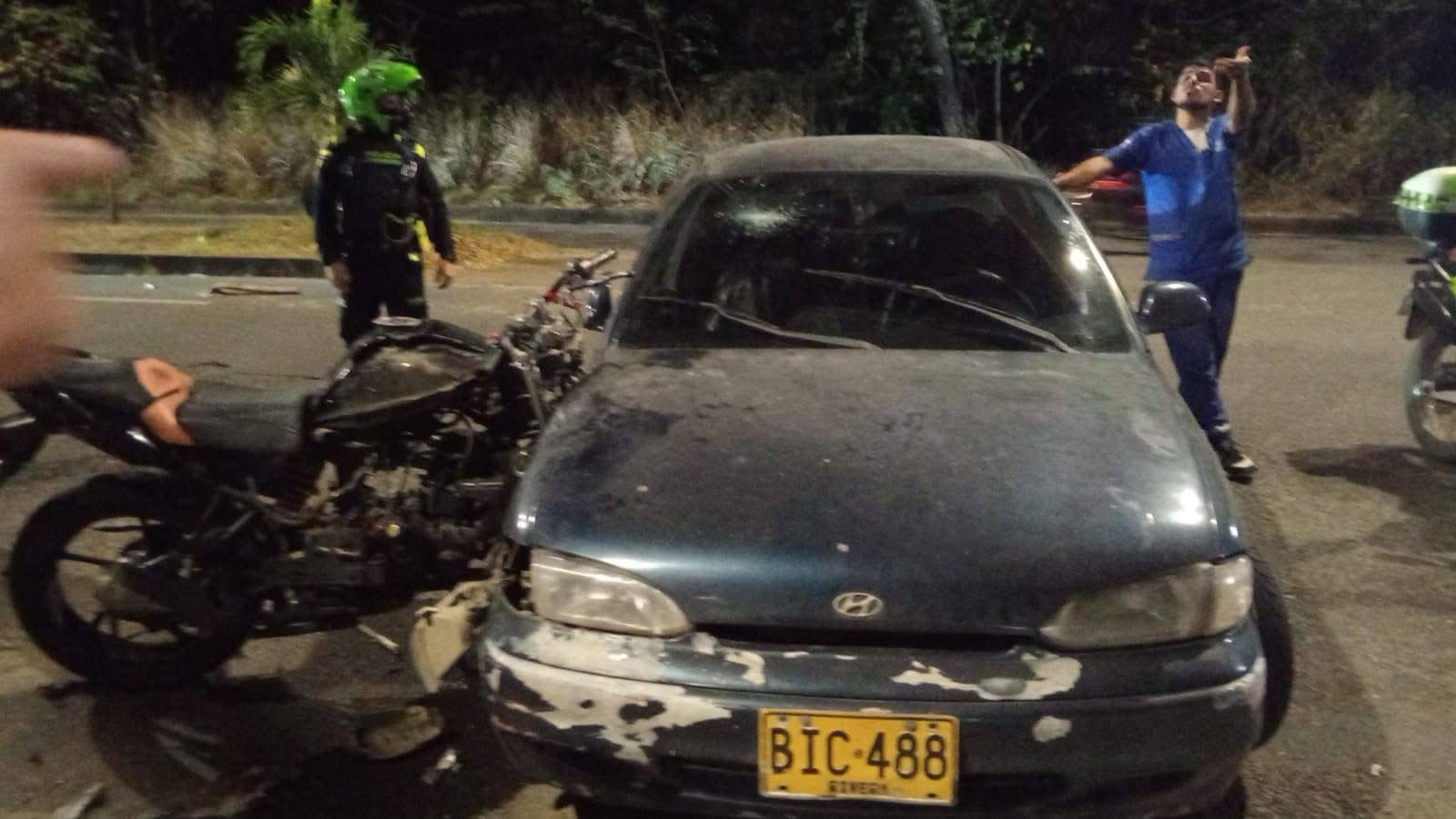 img_8464-2 #Neiva 🚨| ¡Se voló! Dejó el carro tirado tras el choque