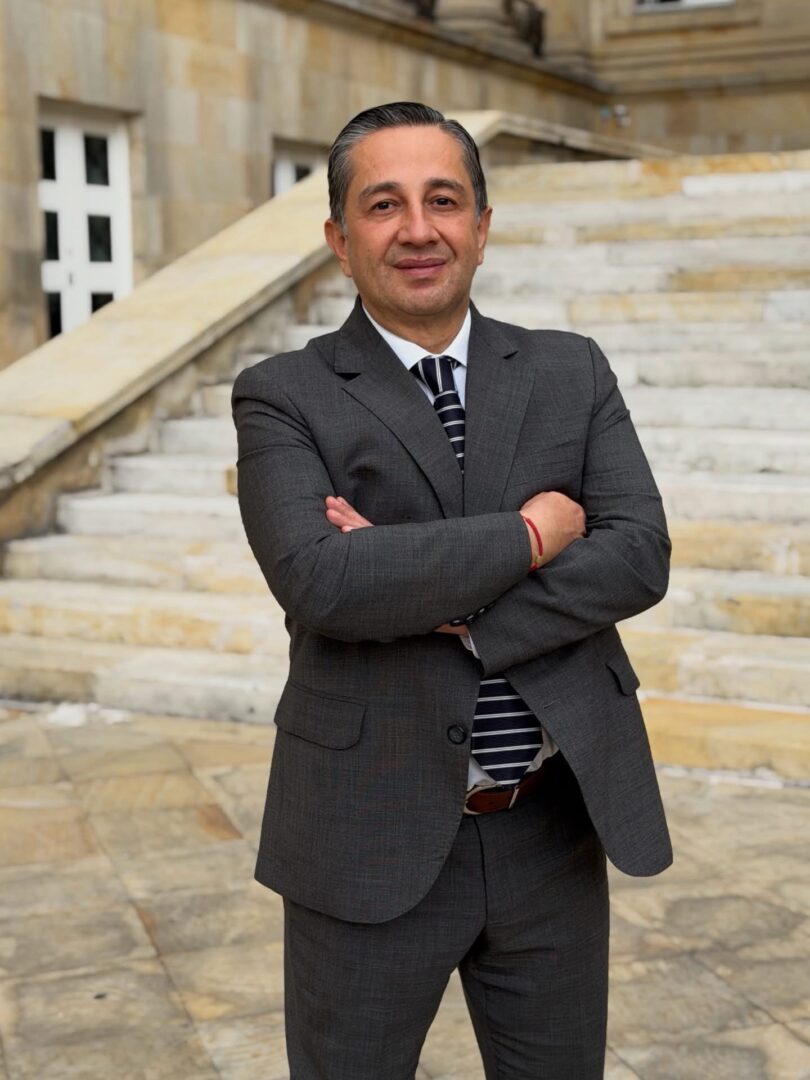 img_7845-2-810x1080 Así cierra 2025 Julio César Triana: agenda legislativa, control político y nuevo impulso para repetir curul por el Huila